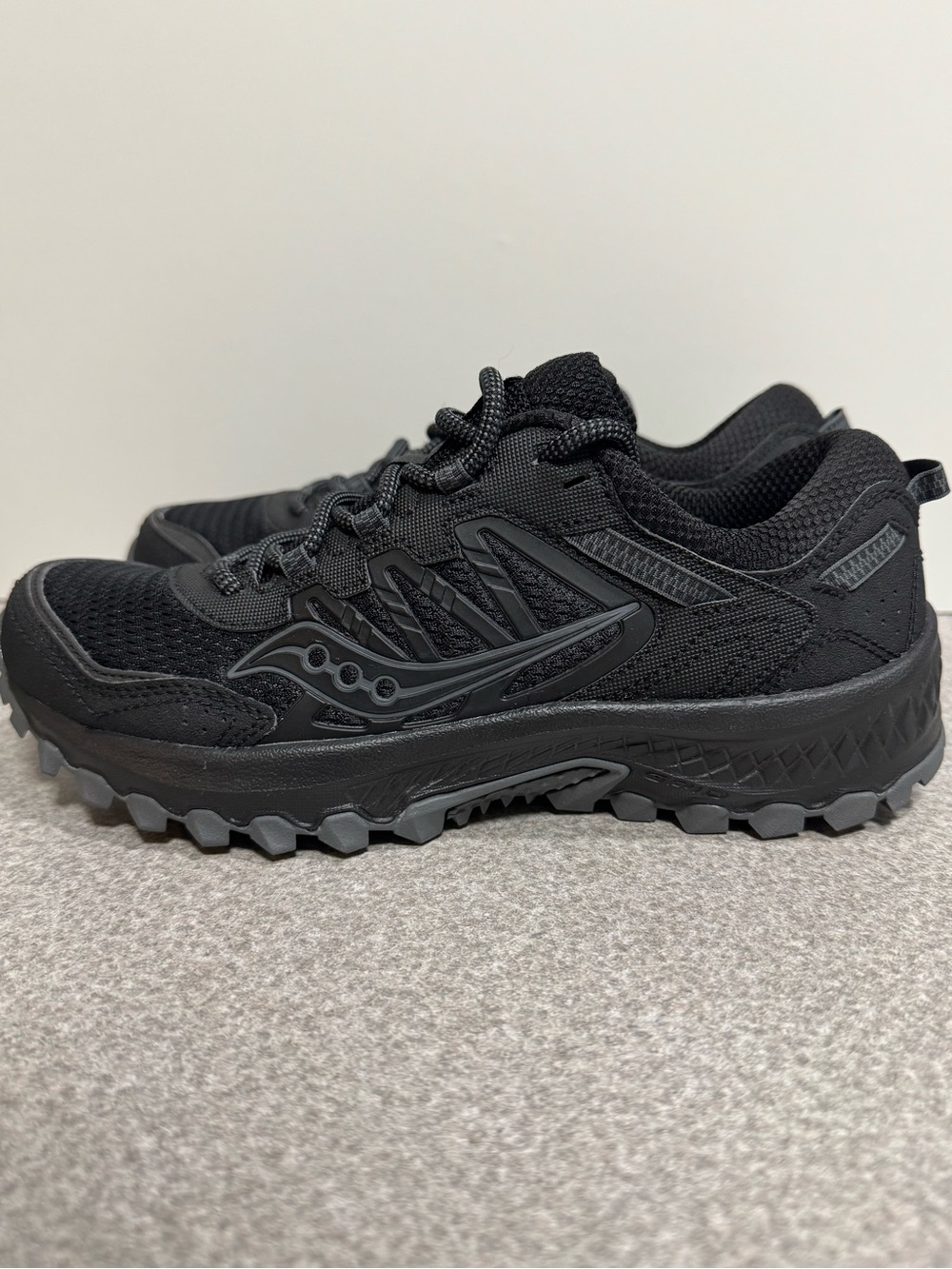 Size 5.5 - Saucony Grid Peak Black Grey Unisex (SALES SAMPLE/NO BOX) Womens 7